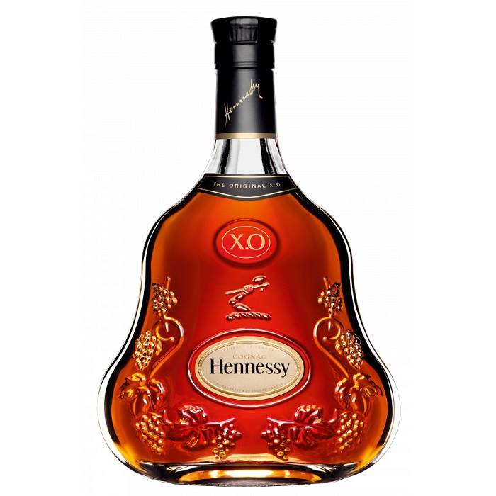 Hennessy được biết là hãng sản xuất rượu hàng đầu thế giới, chưng cất nho thành rượu.  